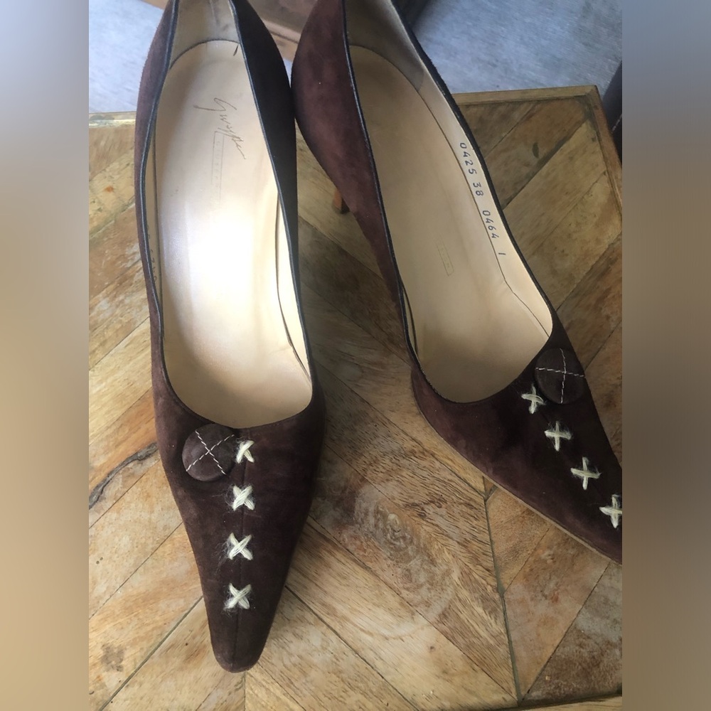 Women's Brown Suede Pointed-Toe Pumps - Classic Stitched Detail